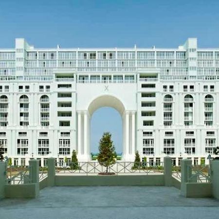 Apartments By The Sea Batumi Exterior photo